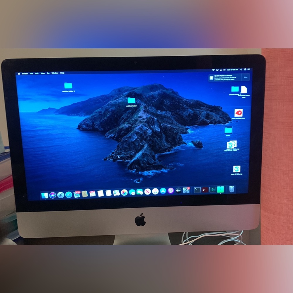 Apple iMac 15 21.5” desktop 1TB barely used